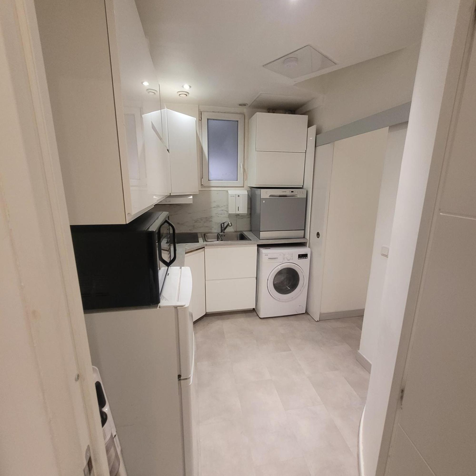 Bel Appartement Champs Elysees Avec 2 Chambres Париж Екстериор снимка